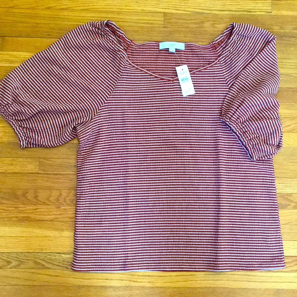 NWT LOFT PUFF SLEVE TOP SIZE L